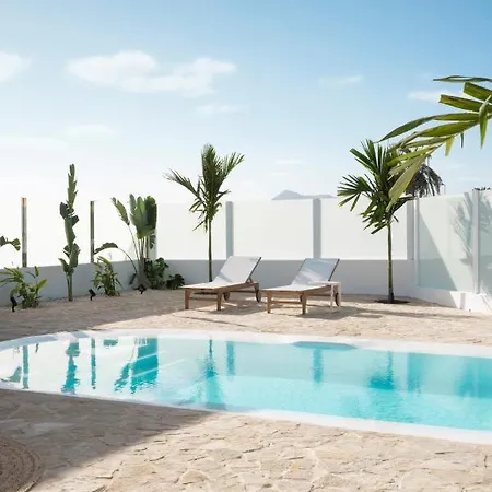 Βίλα Noma - Design Space With Pool In