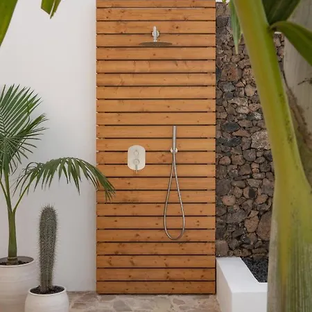 Noma - Design With Pool In - By Luna וילה קורלחו